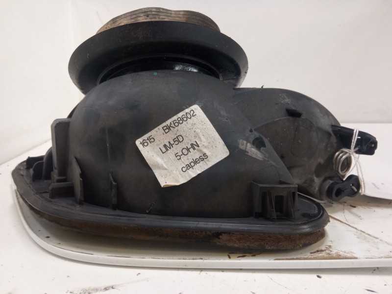 Recambio de tapa exterior combustible para ford focus iii 1.6 tdci referencia OEM IAM   