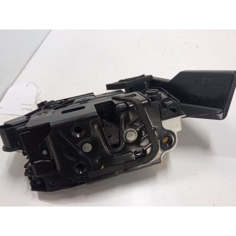 Recambio de cerradura puerta trasera derecha para skoda yeti (5l) 2.0 tdi referencia OEM IAM    Recambio de cerradura puerta trasera derecha para skoda yeti (5l) 2.0 tdi referencia OEM IAM