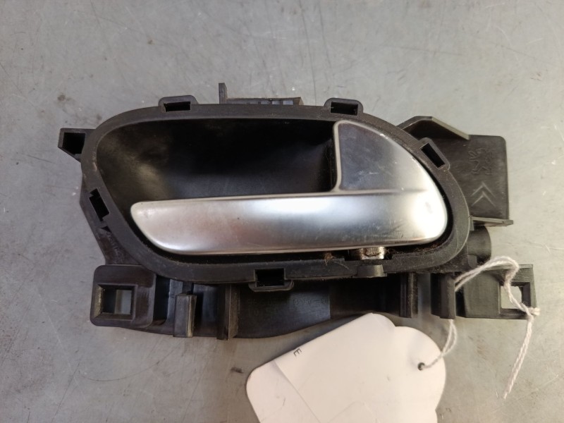 Recambio de maneta interior delantera derecha para peugeot 208 i (ca_, cc_) 1.2 vti 82 referencia OEM IAM   