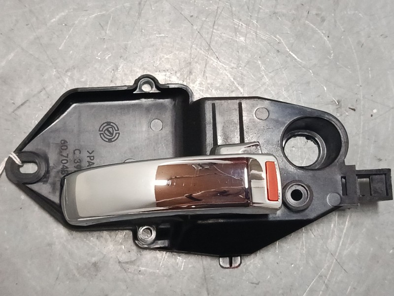 Recambio de maneta interior puerta delantera derecha para fiat 500 (312_) 1.2 (312axa1a) referencia OEM IAM    Recambio de maneta interior puerta delantera derecha para fiat 500 (312_) 1.2 (312axa1a) referencia OEM IAM