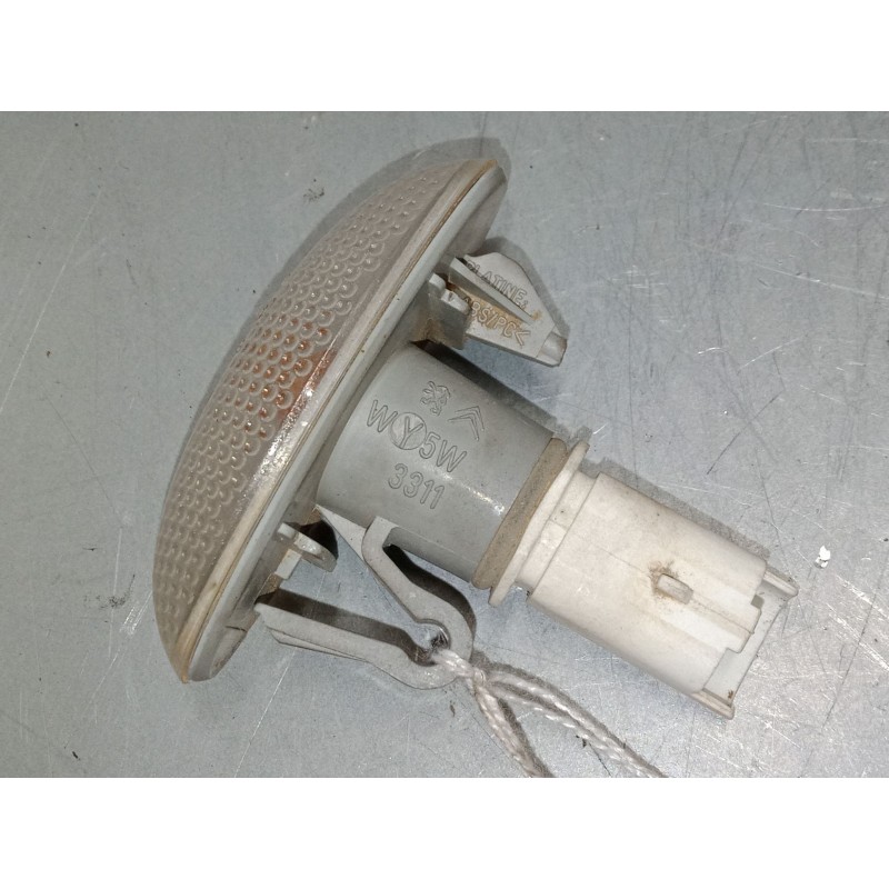 Recambio de intermitente lateral izquierdo para peugeot 206 hatchback (2a/c) 1.4 i referencia OEM IAM    Recambio de intermitente lateral izquierdo para peugeot 206 hatchback (2a/c) 1.4 i referencia OEM IAM