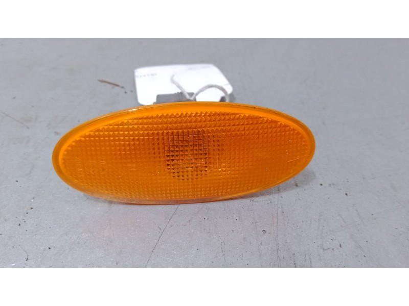 Recambio de intermitente lateral derecho para fiat punto (176_) 60 1.2 (176ap, 176ar, 176aq, 176bb) referencia OEM IAM    Recambio de intermitente lateral derecho para fiat punto (176_) 60 1.2 (176ap, 176ar, 176aq, 176bb) referencia OEM IAM