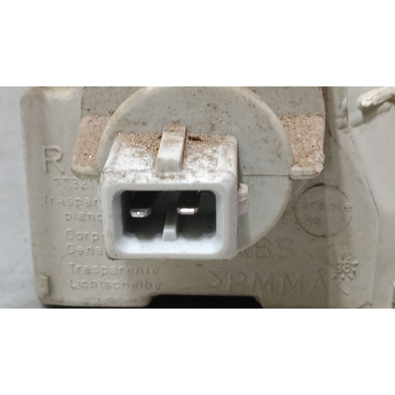 Recambio de intermitente delantero izquierdo para fiat punto (176_) 60 1.2 (176ap, 176ar, 176aq, 176bb) referencia OEM IAM    Recambio de intermitente delantero izquierdo para fiat punto (176_) 60 1.2 (176ap, 176ar, 176aq, 176bb) referencia OEM IAM