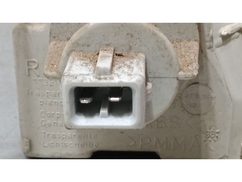 Recambio de intermitente delantero izquierdo para fiat punto (176_) 60 1.2 (176ap, 176ar, 176aq, 176bb) referencia OEM IAM    Recambio de intermitente delantero izquierdo para fiat punto (176_) 60 1.2 (176ap, 176ar, 176aq, 176bb) referencia OEM IAM