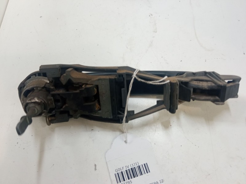 Recambio de maneta exterior puerta delantera izquierda para volkswagen golf iv (1j1) 1.6 16v referencia OEM IAM    Recambio de maneta exterior puerta delantera izquierda para volkswagen golf iv (1j1) 1.6 16v referencia OEM IAM