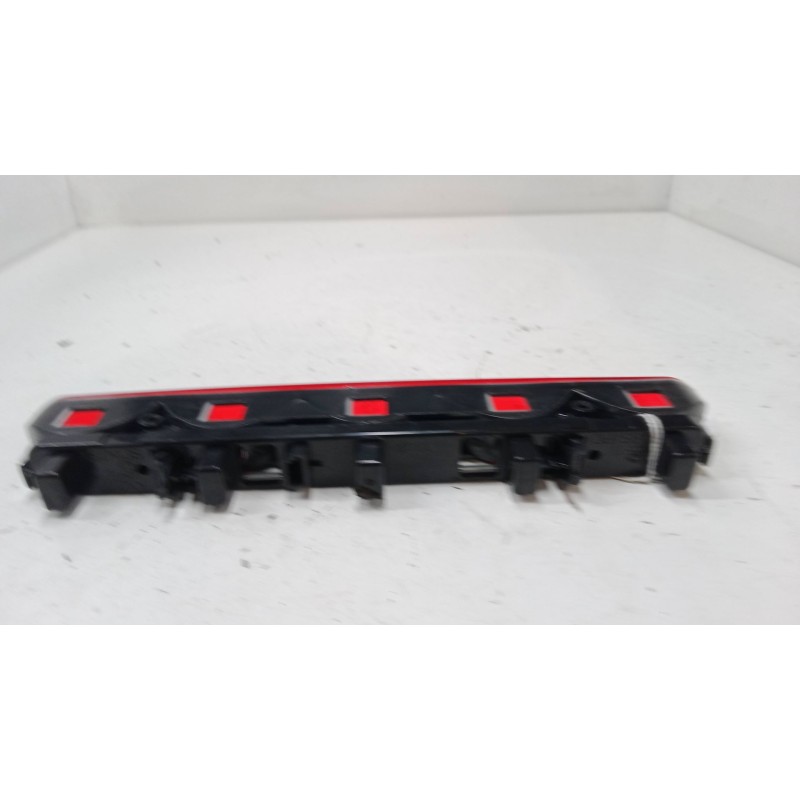 Recambio de luz central de freno para citroën saxo (s0, s1) 1.5 d referencia OEM IAM    Recambio de luz central de freno para citroën saxo (s0, s1) 1.5 d referencia OEM IAM
