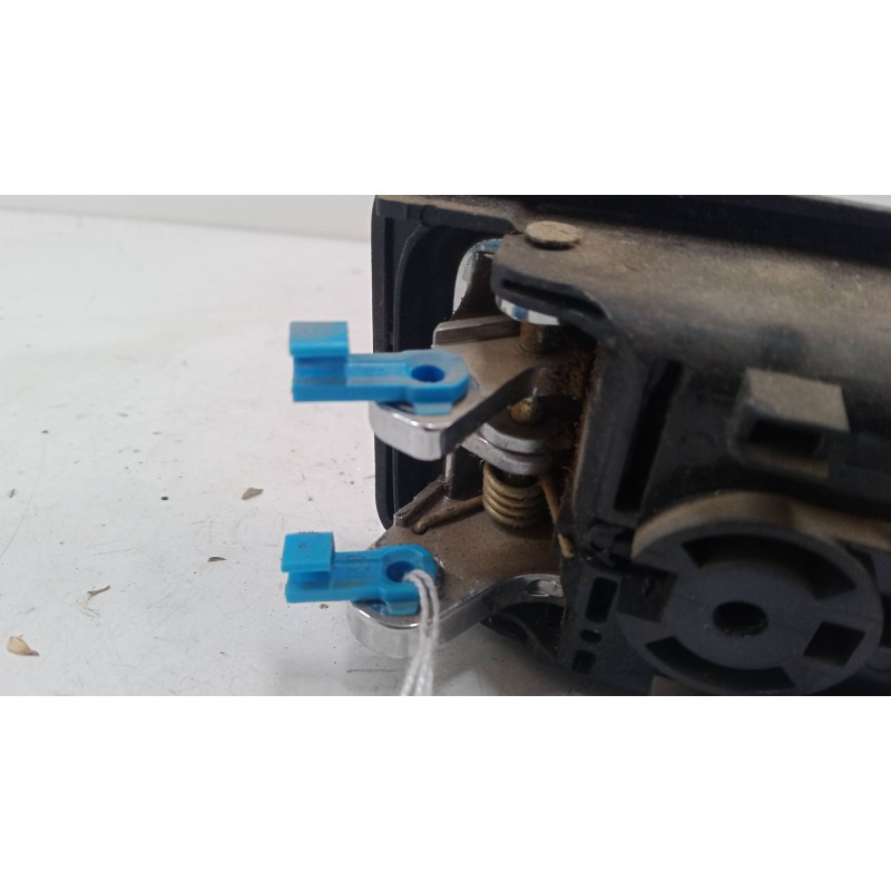 Recambio de maneta interior puerta delantera derecha para hyundai getz (tb) 1.4 i referencia OEM IAM    Recambio de maneta interior puerta delantera derecha para hyundai getz (tb) 1.4 i referencia OEM IAM