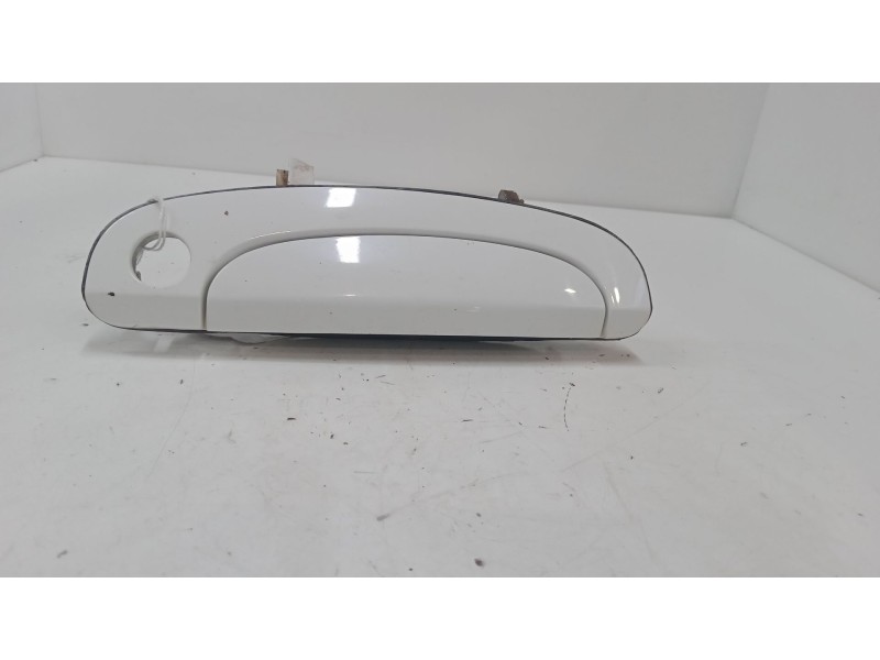 Recambio de maneta exterior puerta delantera derecha para hyundai getz (tb) 1.4 i referencia OEM IAM    Recambio de maneta exterior puerta delantera derecha para hyundai getz (tb) 1.4 i referencia OEM IAM