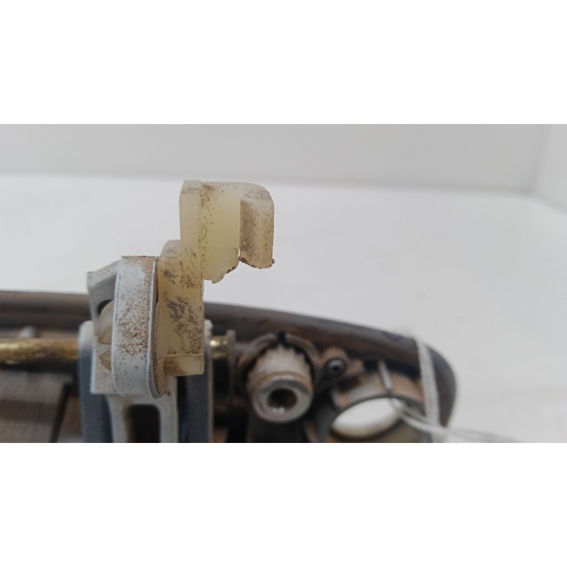 Recambio de maneta exterior puerta delantera derecha para hyundai getz (tb) 1.4 i referencia OEM IAM    Recambio de maneta exterior puerta delantera derecha para hyundai getz (tb) 1.4 i referencia OEM IAM