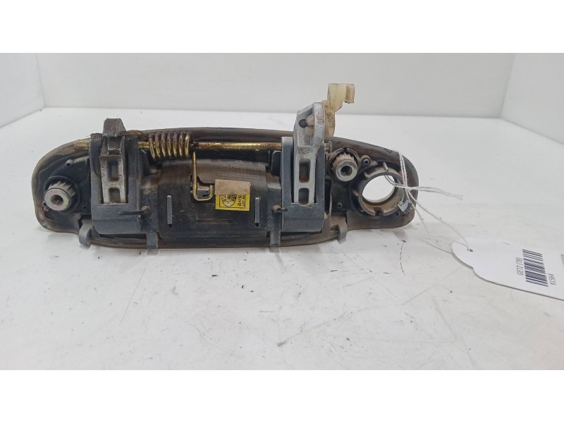 Recambio de maneta exterior puerta delantera derecha para hyundai getz (tb) 1.4 i referencia OEM IAM    Recambio de maneta exterior puerta delantera derecha para hyundai getz (tb) 1.4 i referencia OEM IAM