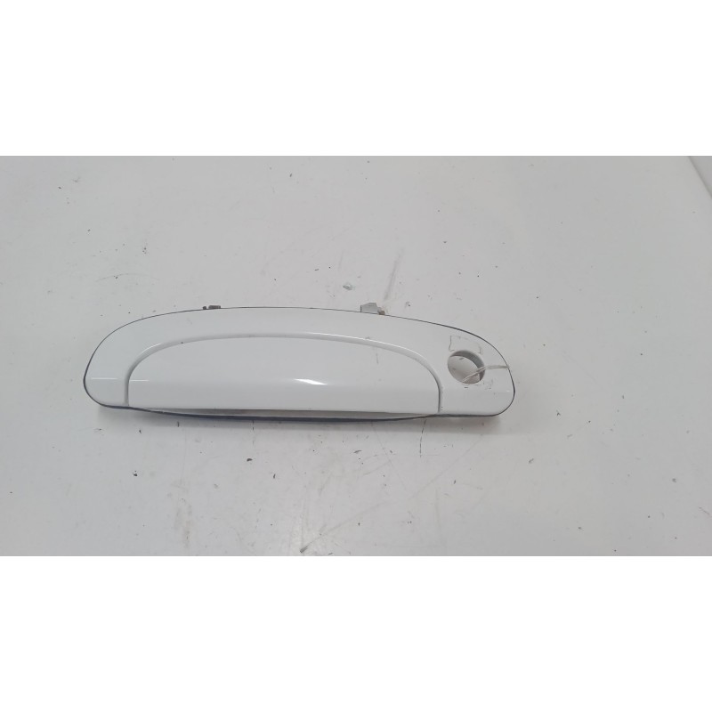 Recambio de maneta exterior puerta delantera izquierda para hyundai getz (tb) 1.4 i referencia OEM IAM    Recambio de maneta exterior puerta delantera izquierda para hyundai getz (tb) 1.4 i referencia OEM IAM