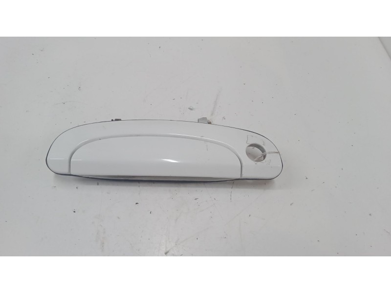 Recambio de maneta exterior puerta delantera izquierda para hyundai getz (tb) 1.4 i referencia OEM IAM    Recambio de maneta exterior puerta delantera izquierda para hyundai getz (tb) 1.4 i referencia OEM IAM