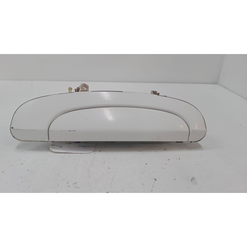 Recambio de maneta exterior puerta trasera derecha para hyundai getz (tb) 1.4 i referencia OEM IAM    Recambio de maneta exterior puerta trasera derecha para hyundai getz (tb) 1.4 i referencia OEM IAM