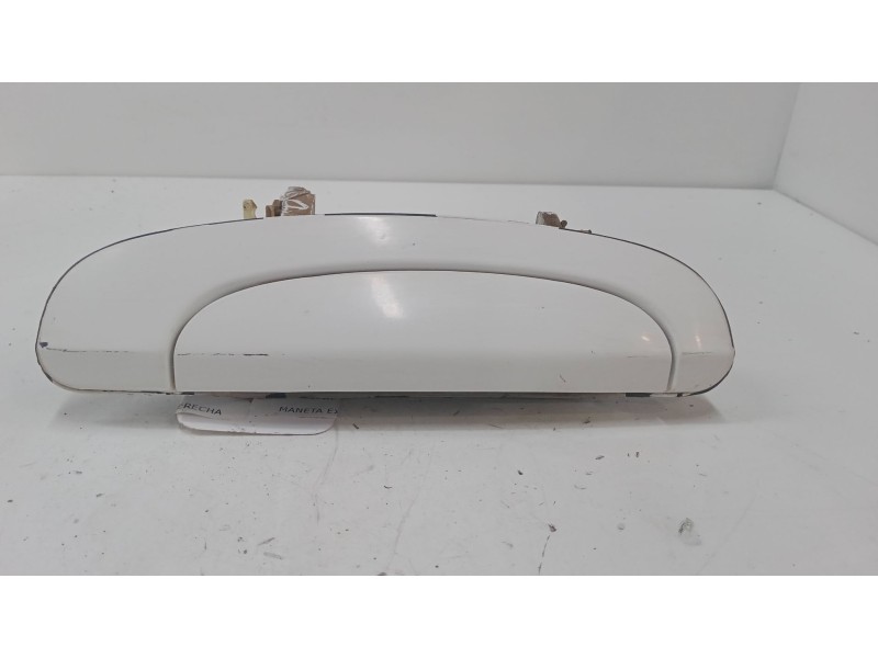 Recambio de maneta exterior puerta trasera derecha para hyundai getz (tb) 1.4 i referencia OEM IAM    Recambio de maneta exterior puerta trasera derecha para hyundai getz (tb) 1.4 i referencia OEM IAM