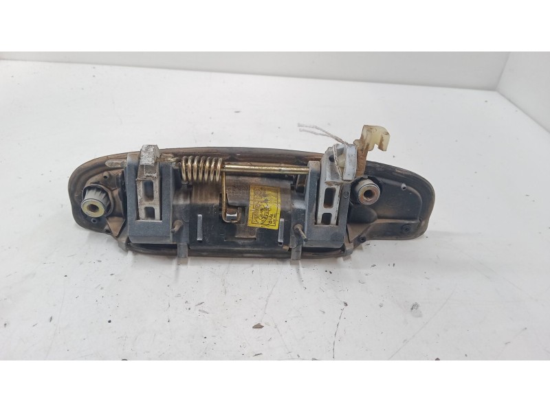 Recambio de maneta exterior puerta trasera derecha para hyundai getz (tb) 1.4 i referencia OEM IAM    Recambio de maneta exterior puerta trasera derecha para hyundai getz (tb) 1.4 i referencia OEM IAM