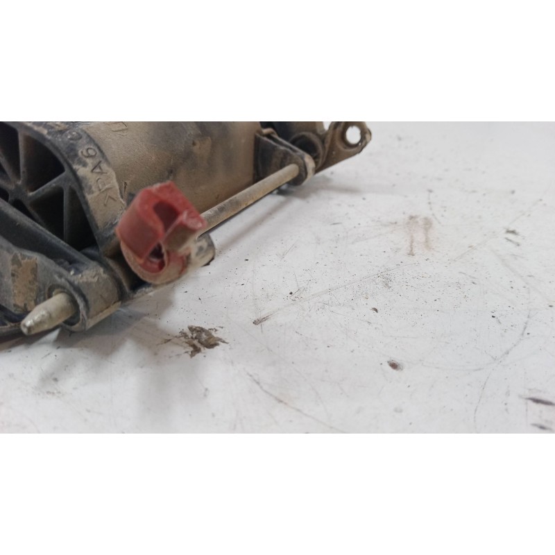 Recambio de maneta exterior puerta trasera derecha para opel corsa b (s93) 1.7 d (f08, f68, m68) referencia OEM IAM    Recambio de maneta exterior puerta trasera derecha para opel corsa b (s93) 1.7 d (f08, f68, m68) referencia OEM IAM