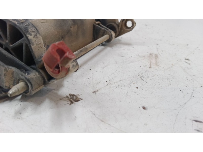 Recambio de maneta exterior puerta trasera derecha para opel corsa b (s93) 1.7 d (f08, f68, m68) referencia OEM IAM    Recambio de maneta exterior puerta trasera derecha para opel corsa b (s93) 1.7 d (f08, f68, m68) referencia OEM IAM