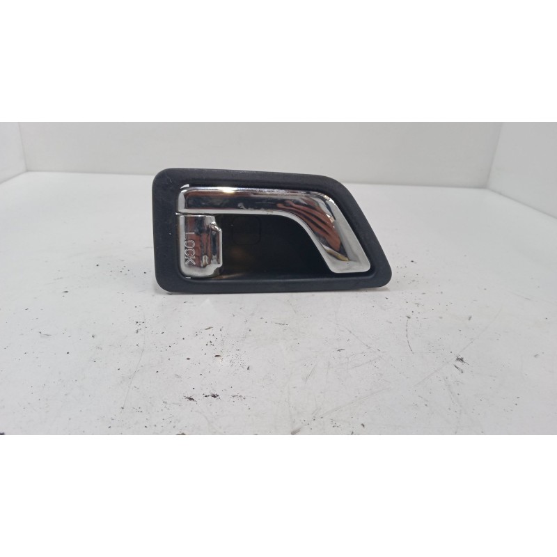 Recambio de maneta interior puerta trasera derecha para hyundai getz (tb) 1.4 i referencia OEM IAM    Recambio de maneta interior puerta trasera derecha para hyundai getz (tb) 1.4 i referencia OEM IAM