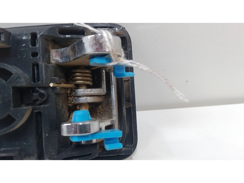 Recambio de maneta interior puerta trasera derecha para hyundai getz (tb) 1.4 i referencia OEM IAM    Recambio de maneta interior puerta trasera derecha para hyundai getz (tb) 1.4 i referencia OEM IAM