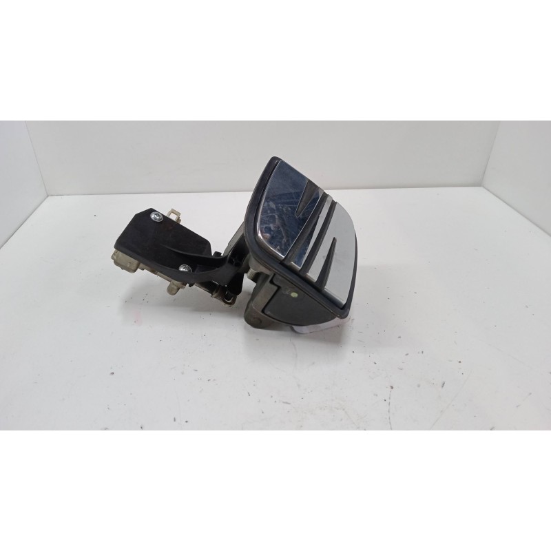 Recambio de maneta exterior porton para seat ibiza iii (6l1) 1.9 sdi referencia OEM IAM    Recambio de maneta exterior porton para seat ibiza iii (6l1) 1.9 sdi referencia OEM IAM