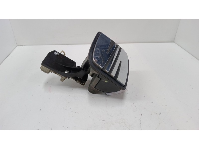 Recambio de maneta exterior porton para seat ibiza iii (6l1) 1.9 sdi referencia OEM IAM    Recambio de maneta exterior porton para seat ibiza iii (6l1) 1.9 sdi referencia OEM IAM