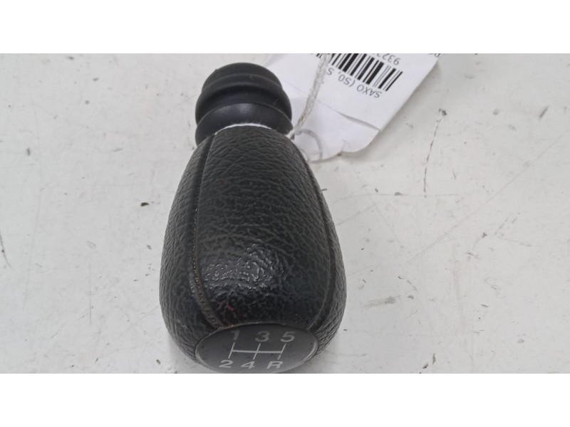 Recambio de pomo palanca cambio para citroën saxo (s0, s1) 1.5 d referencia OEM IAM    Recambio de pomo palanca cambio para citroën saxo (s0, s1) 1.5 d referencia OEM IAM