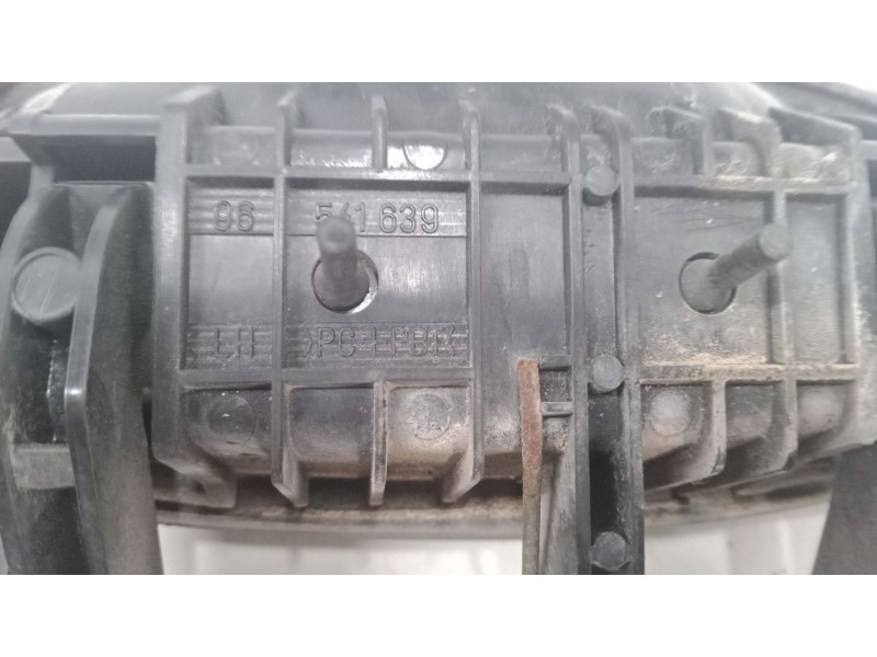 Recambio de maneta exterior puerta trasera izquierda para chevrolet kalos (klas) sh2/352 referencia OEM IAM    Recambio de maneta exterior puerta trasera izquierda para chevrolet kalos (klas) sh2/352 referencia OEM IAM
