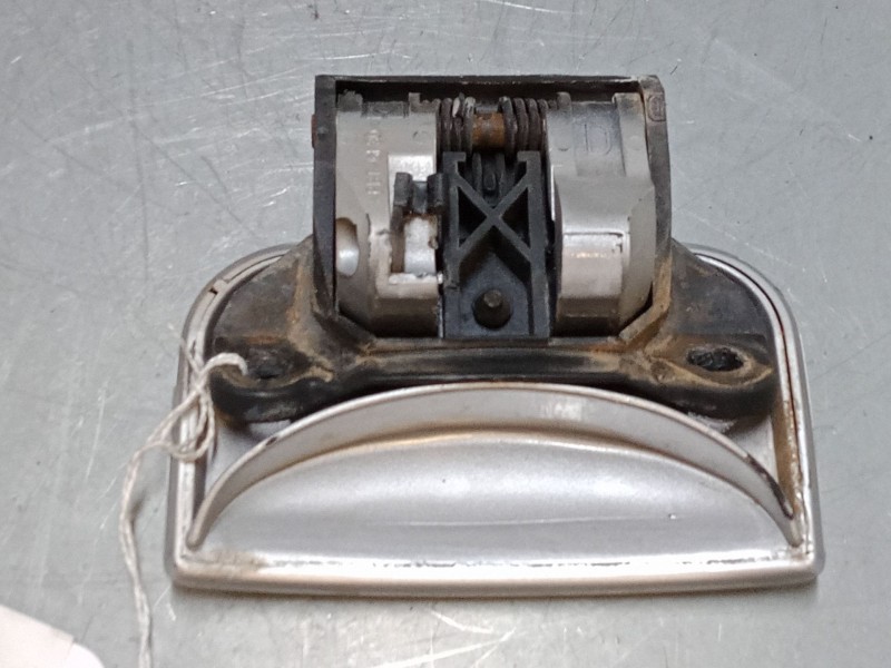 Recambio de maneta exterior puerta delantera derecha para citroën saxo (s0, s1) 1.5 d referencia OEM IAM    Recambio de maneta exterior puerta delantera derecha para citroën saxo (s0, s1) 1.5 d referencia OEM IAM