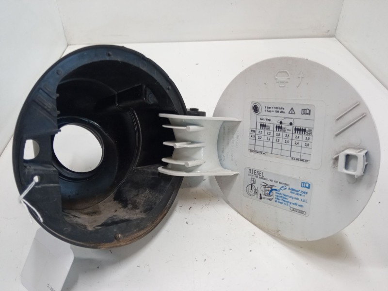Recambio de tapa exterior combustible para skoda yeti (5l) 2.0 tdi referencia OEM IAM 5L6809857  