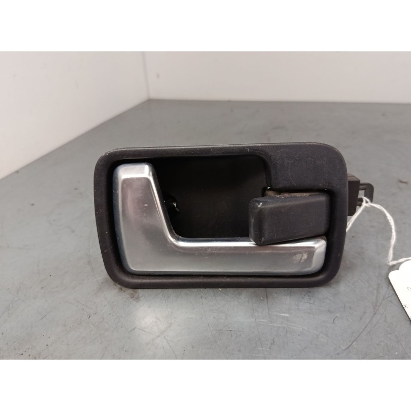 Recambio de maneta interior puerta delantera derecha para land rover discovery iii (l319) 2.7 td 4x4 referencia OEM IAM    Recambio de maneta interior puerta delantera derecha para land rover discovery iii (l319) 2.7 td 4x4 referencia OEM IAM
