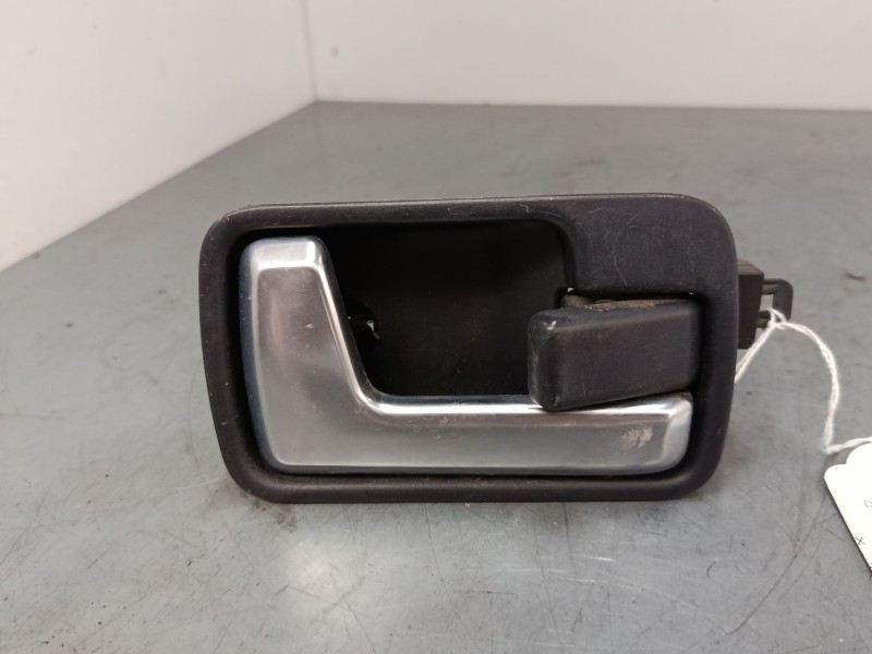 Recambio de maneta interior puerta delantera derecha para land rover discovery iii (l319) 2.7 td 4x4 referencia OEM IAM    Recambio de maneta interior puerta delantera derecha para land rover discovery iii (l319) 2.7 td 4x4 referencia OEM IAM