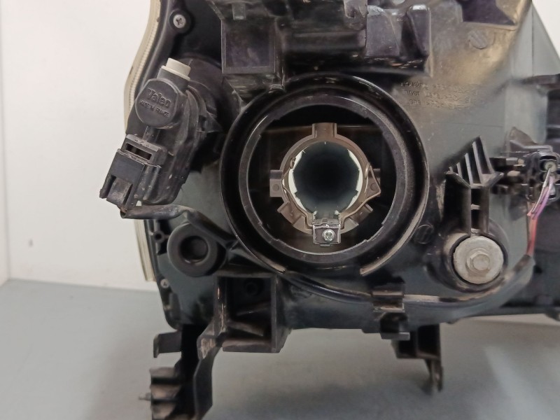 Recambio de faro izquierdo para nissan x-trail ii (t31) 2.0 dci 4x4 referencia OEM IAM   