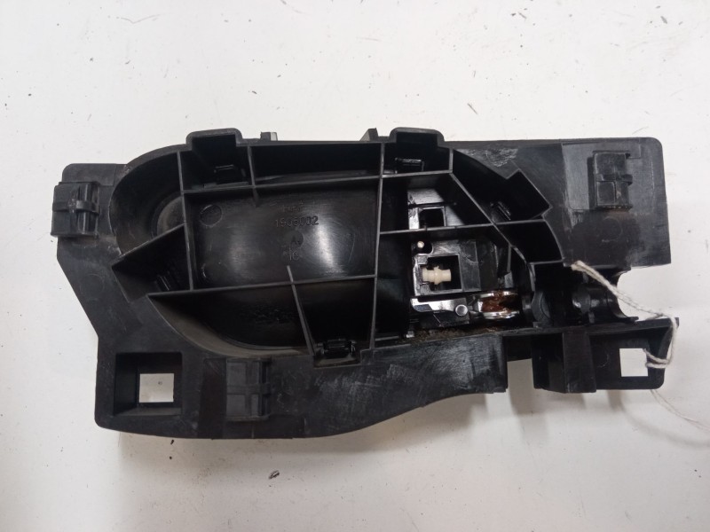 Recambio de maneta interior puerta trasera izquierda para peugeot 3008 i monospace (0u_) 1.6 hdi 115 / bluehdi 115 referencia OE Recambio de maneta interior puerta trasera izquierda para peugeot 3008 i monospace (0u_) 1.6 hdi 115 / bluehdi 115 referencia OE