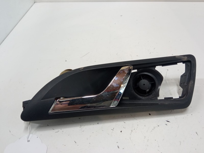 Recambio de maneta interior puerta trasera izquierda para skoda yeti (5l) 2.0 tdi referencia OEM IAM 1z0839247   Recambio de maneta interior puerta trasera izquierda para skoda yeti (5l) 2.0 tdi referencia OEM IAM 1z0839247