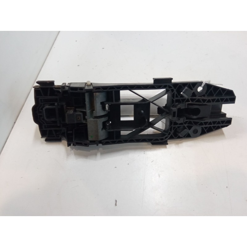 Recambio de maneta exterior puerta trasera derecha para skoda yeti (5l) 2.0 tdi referencia OEM IAM    Recambio de maneta exterior puerta trasera derecha para skoda yeti (5l) 2.0 tdi referencia OEM IAM