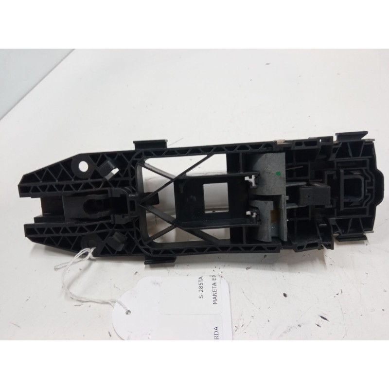 Recambio de maneta exterior puerta trasera izquierda para skoda yeti (5l) 2.0 tdi referencia OEM IAM    Recambio de maneta exterior puerta trasera izquierda para skoda yeti (5l) 2.0 tdi referencia OEM IAM
