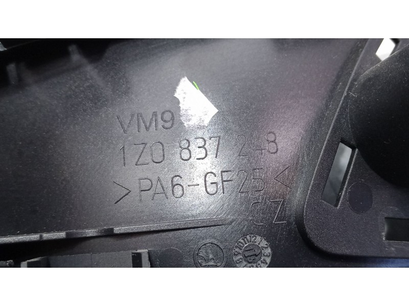 Recambio de maneta interior puerta delantera derecha para skoda yeti (5l) 2.0 tdi referencia OEM IAM   