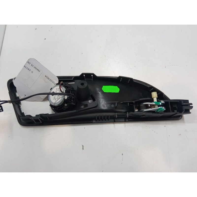 Recambio de maneta interior puerta delantera izquierda para skoda yeti (5l) 2.0 tdi referencia OEM IAM 1z0837247   Recambio de maneta interior puerta delantera izquierda para skoda yeti (5l) 2.0 tdi referencia OEM IAM 1z0837247