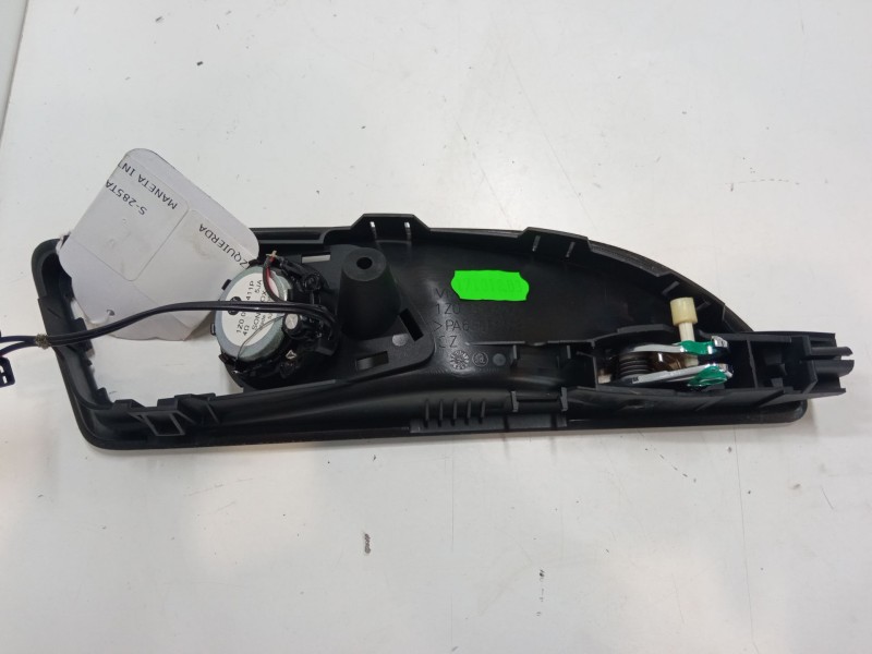 Recambio de maneta interior puerta delantera izquierda para skoda yeti (5l) 2.0 tdi referencia OEM IAM 1z0837247   Recambio de maneta interior puerta delantera izquierda para skoda yeti (5l) 2.0 tdi referencia OEM IAM 1z0837247
