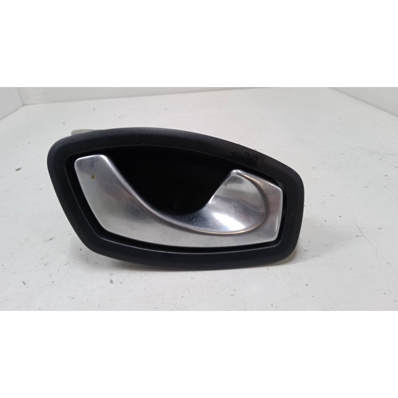 Recambio de maneta interior puerta trasera derecha para renault laguna iii grandtour (kt0/1) 1.5 dci (kt0a, kt0r, kt02) referenc Recambio de maneta interior puerta trasera derecha para renault laguna iii grandtour (kt0/1) 1.5 dci (kt0a, kt0r, kt02) referenc