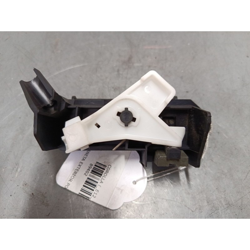 Recambio de maneta exterior porton para toyota corolla (_e12_) 1.4 d (nde120_) referencia OEM IAM    Recambio de maneta exterior porton para toyota corolla (_e12_) 1.4 d (nde120_) referencia OEM IAM