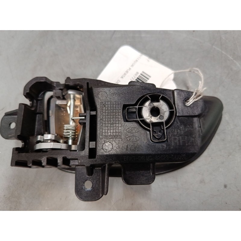 Recambio de maneta interior puerta delantera derecha para hyundai i30 (gd) 1.4 crdi referencia OEM IAM    Recambio de maneta interior puerta delantera derecha para hyundai i30 (gd) 1.4 crdi referencia OEM IAM