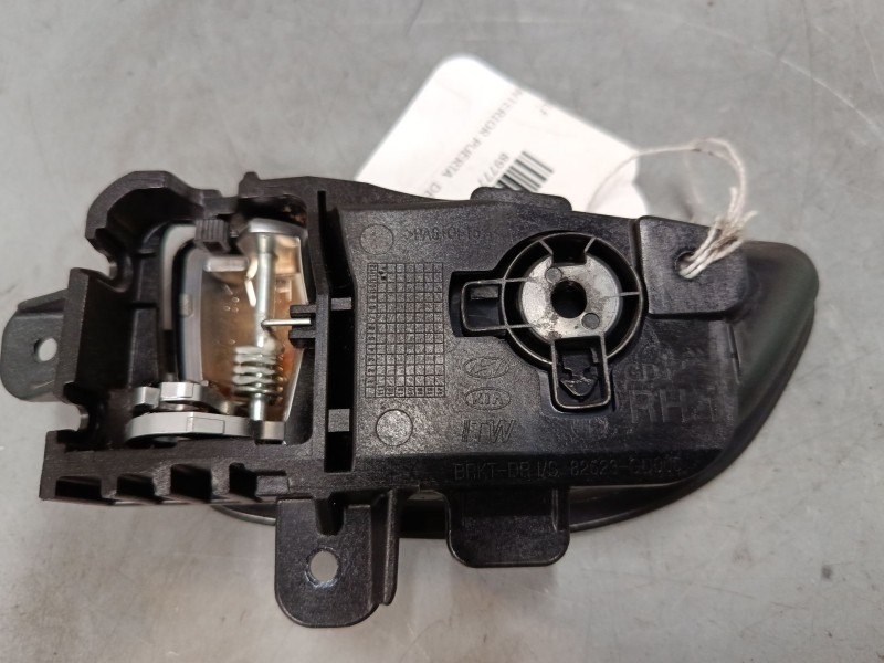 Recambio de maneta interior puerta delantera derecha para hyundai i30 (gd) 1.4 crdi referencia OEM IAM    Recambio de maneta interior puerta delantera derecha para hyundai i30 (gd) 1.4 crdi referencia OEM IAM