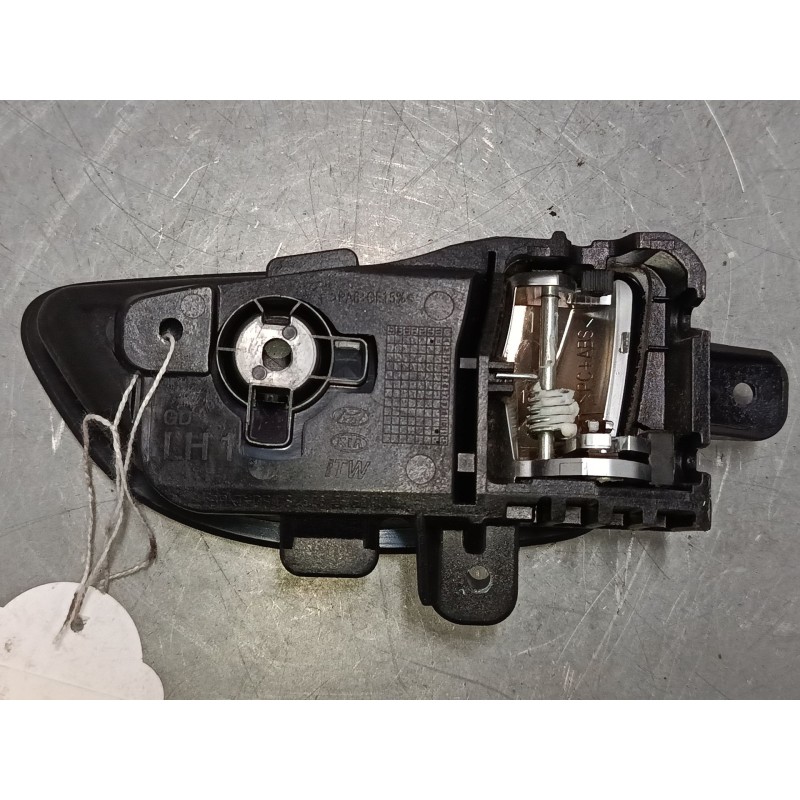 Recambio de maneta interior puerta delantera izquierda para hyundai i30 (gd) 1.4 crdi referencia OEM IAM    Recambio de maneta interior puerta delantera izquierda para hyundai i30 (gd) 1.4 crdi referencia OEM IAM