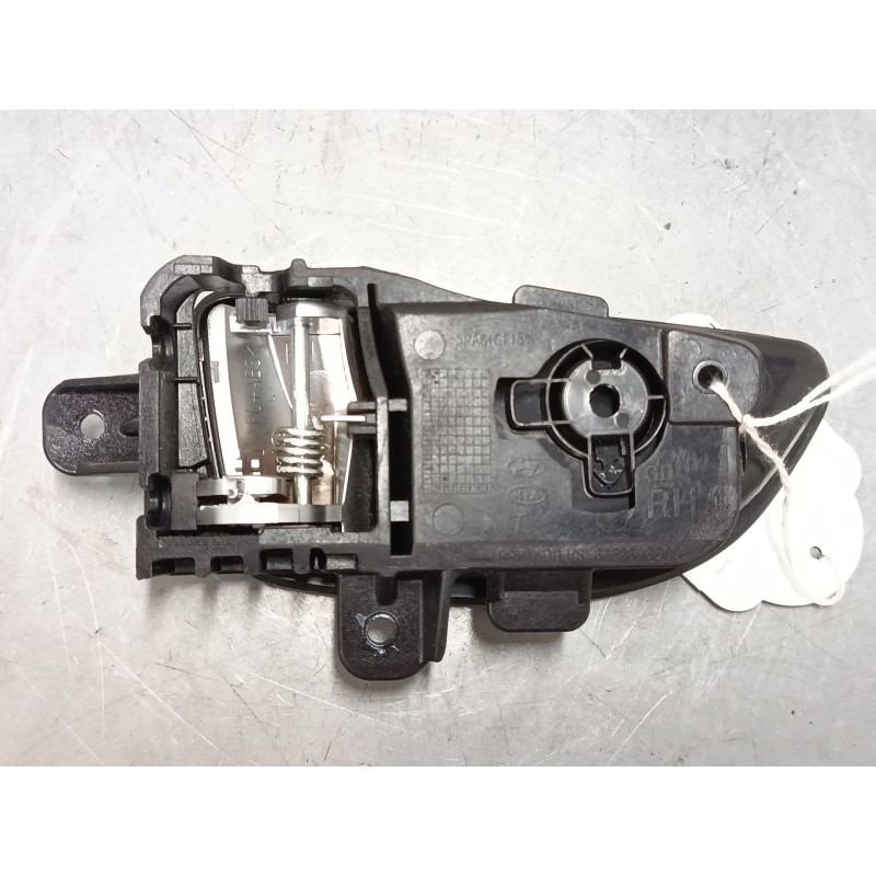 Recambio de maneta interior puerta trasera derecha para hyundai i30 (gd) 1.4 crdi referencia OEM IAM    Recambio de maneta interior puerta trasera derecha para hyundai i30 (gd) 1.4 crdi referencia OEM IAM