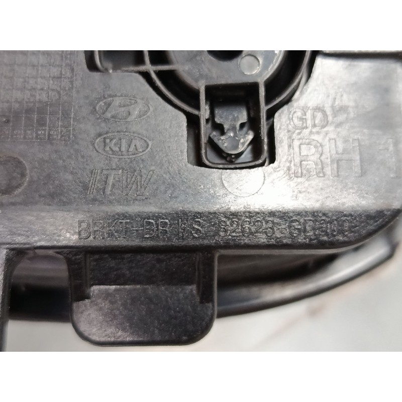 Recambio de maneta interior puerta trasera derecha para hyundai i30 (gd) 1.4 crdi referencia OEM IAM    Recambio de maneta interior puerta trasera derecha para hyundai i30 (gd) 1.4 crdi referencia OEM IAM