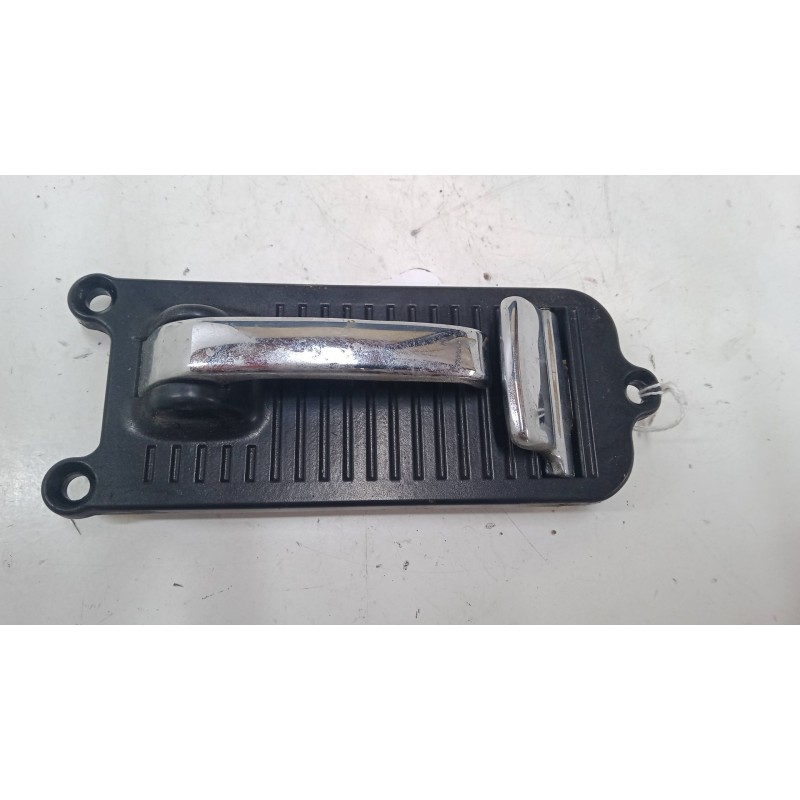 Recambio de maneta interior puerta trasera derecha para jaguar xj (xj40, xj81) 6 3.6 referencia OEM IAM    Recambio de maneta interior puerta trasera derecha para jaguar xj (xj40, xj81) 6 3.6 referencia OEM IAM