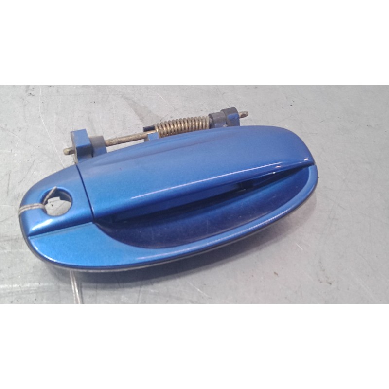 Recambio de maneta exterior puerta delantera derecha para chevrolet aveo / kalos hatchback (t200) 1.4 16v referencia OEM IAM    Recambio de maneta exterior puerta delantera derecha para chevrolet aveo / kalos hatchback (t200) 1.4 16v referencia OEM IAM