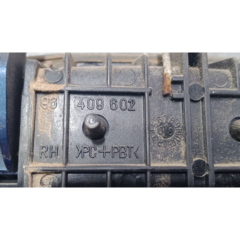 Recambio de maneta exterior puerta delantera derecha para chevrolet aveo / kalos hatchback (t200) 1.4 16v referencia OEM IAM    Recambio de maneta exterior puerta delantera derecha para chevrolet aveo / kalos hatchback (t200) 1.4 16v referencia OEM IAM