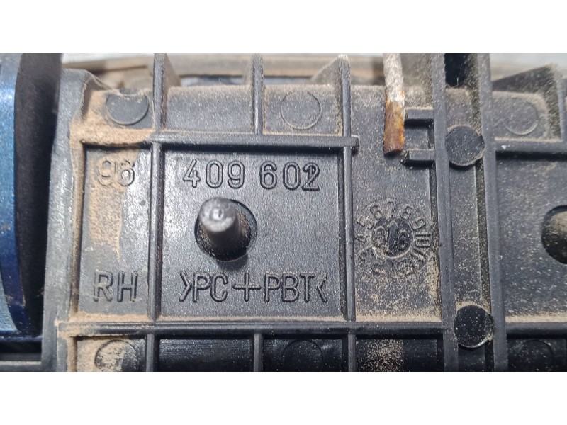 Recambio de maneta exterior puerta delantera derecha para chevrolet aveo / kalos hatchback (t200) 1.4 16v referencia OEM IAM    Recambio de maneta exterior puerta delantera derecha para chevrolet aveo / kalos hatchback (t200) 1.4 16v referencia OEM IAM